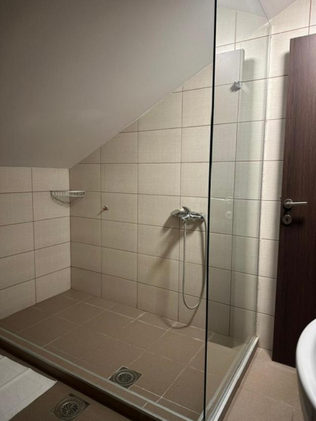 Jp Motel Mali Pariz Бор Екстер'єр фото